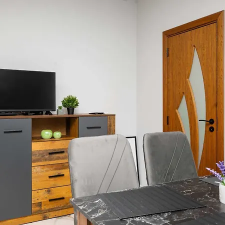 Stylish 1 Bedroom - Quiet & Comfortable