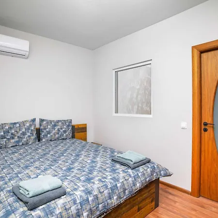 شقة Stylish 1 Bedroom - Quiet & Comfortable *