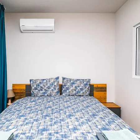 شقة Stylish 1 Bedroom - Quiet & Comfortable