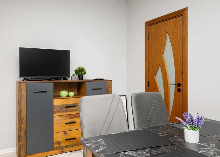 Stylish 1 Bedroom - Quiet & Comfortable